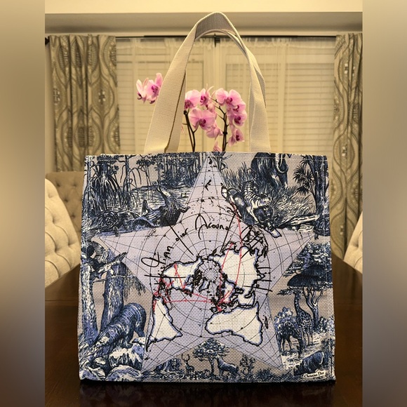 NWT Dior Around the World Raffia Tote Bag W/ Le Baume and Lip Glow Gift Set - Picture 2 of 12